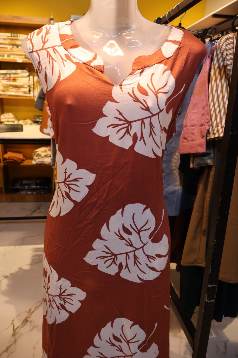 Coat Set-Terracotta Sleeveless Kurta with White Leaf Prints and Stitchable Sleeves